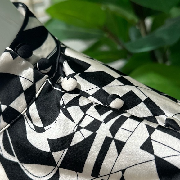 New Future Collective with Kahlana Barfield Brown asymmetrical a-line dress S - Picture 5 of 10